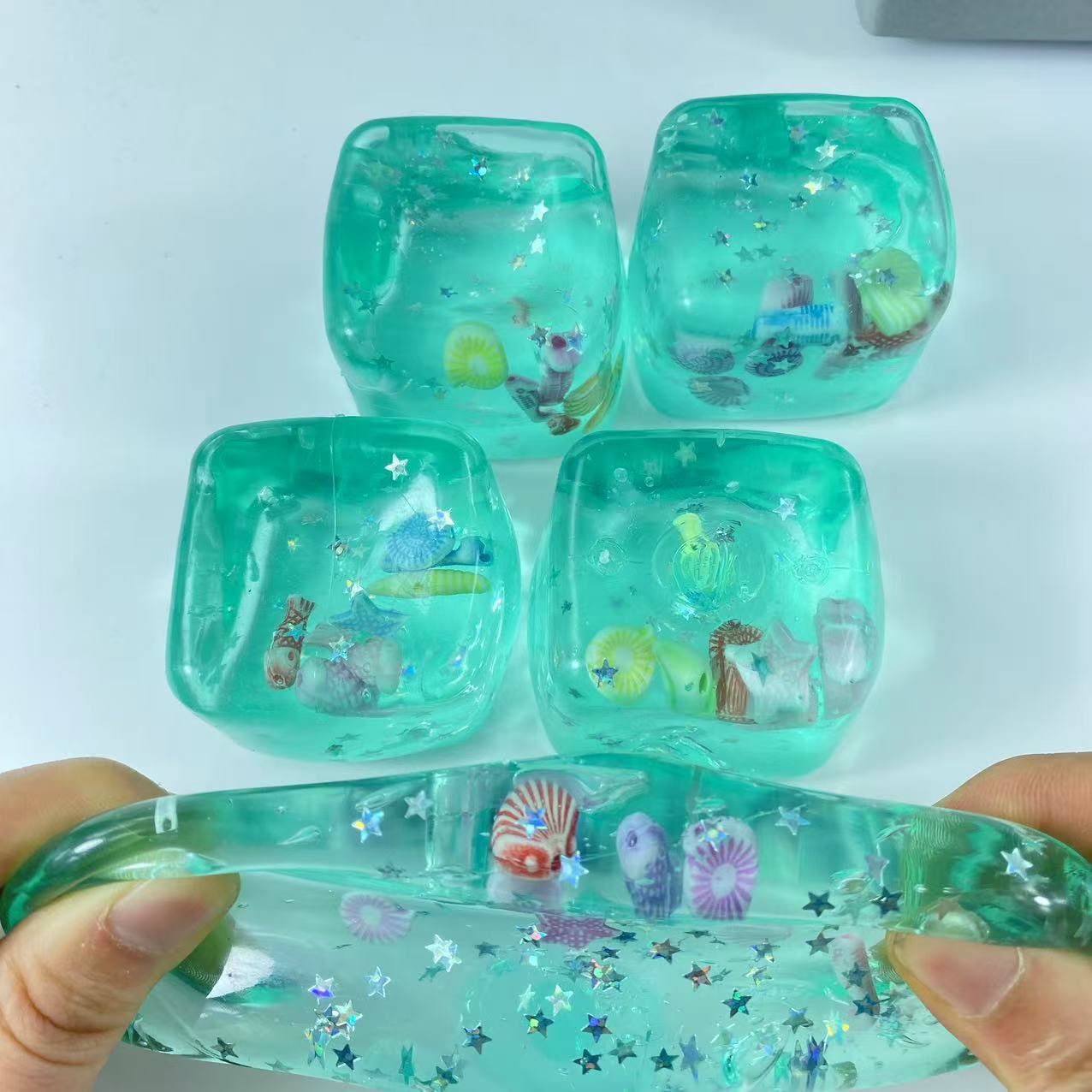 Crystal Growing Kit - ลูกบอลบีบคลายเครียดสำหรับผู้ใหญ่ 1 ชิ้น ของเล่นเสริมพัฒนาการทางประสาทสัมผัสสำหรับเด็กออทิสติก บรรเทาความเครียดและความวิตกกังวล ลูกบอลน้ำมอลโทส