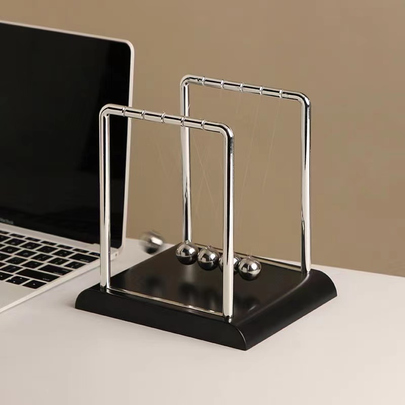 บอลทรงตัวลูกตุ้มนิวตัน: ของตกแ - Newton Cradle Large บทวิจารณ์และราคา